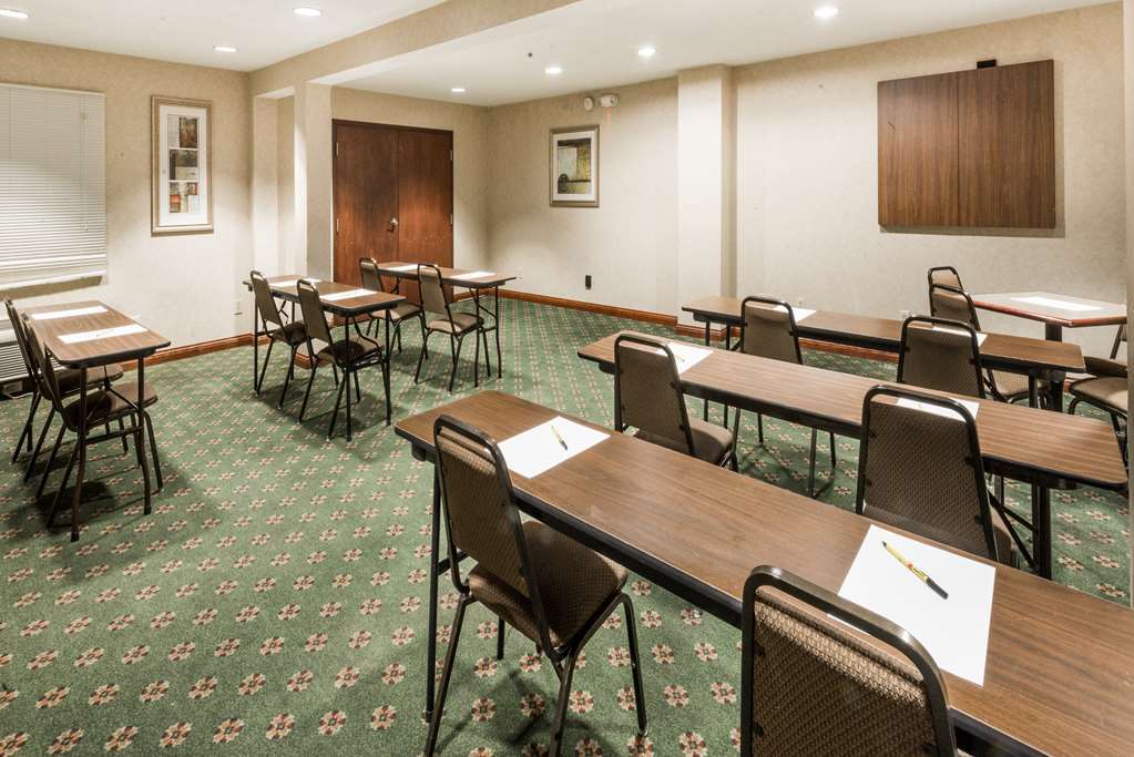 Super 8 By Wyndham Indianapolis/Ne/Castleton Area Hotel Facilități foto